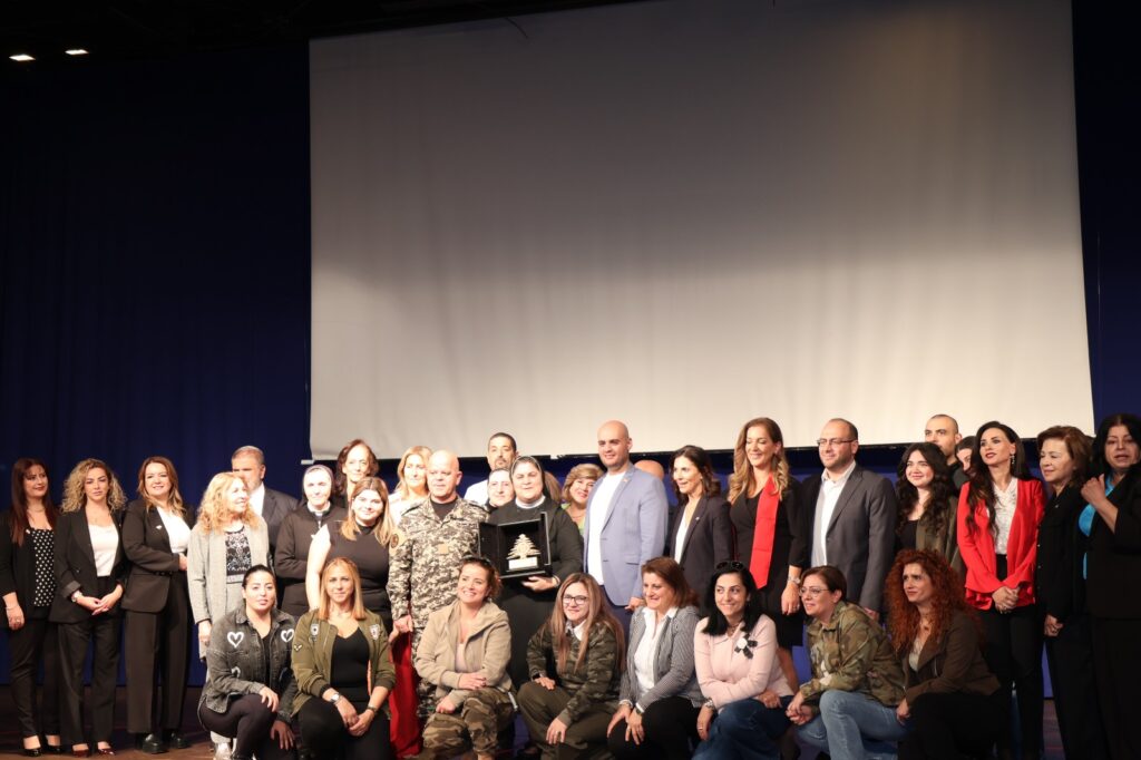 Célébration de la Fête de l’Indépendance 2025 à l’École des Sœurs du Rosaire à Cornet Hamra avec invités d’honneur et élèves